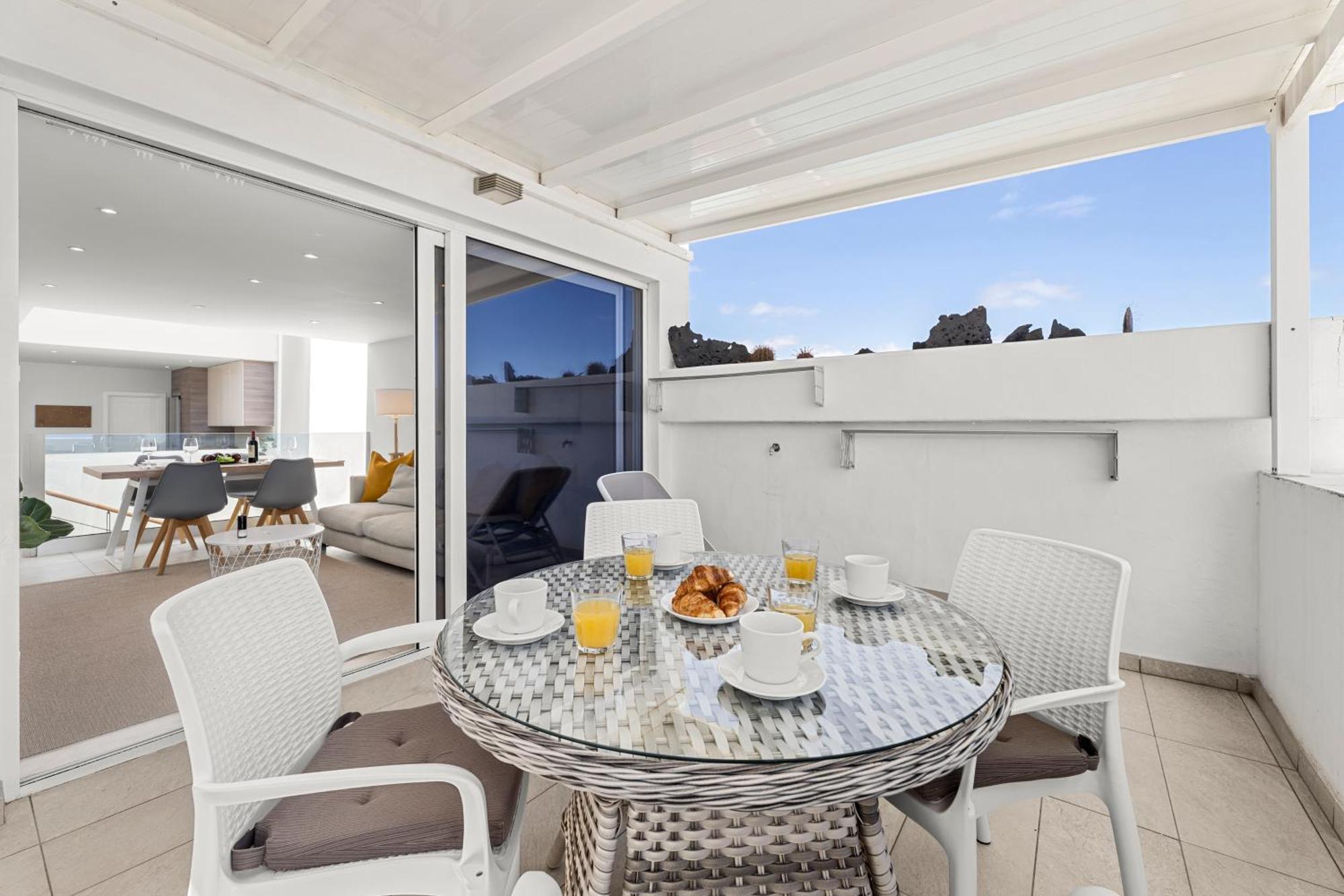 Stunning 2 Bedroom Duplex Close To Main Beach With Seaviews Puerto del Carmen  Exterior foto